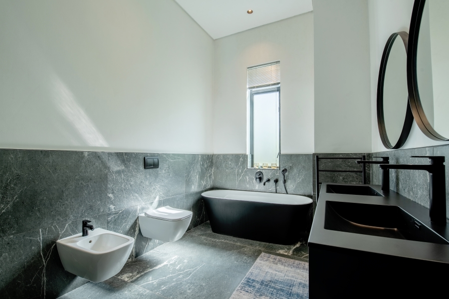5 Bedroom Property for Sale in Val De Vie Estate Western Cape